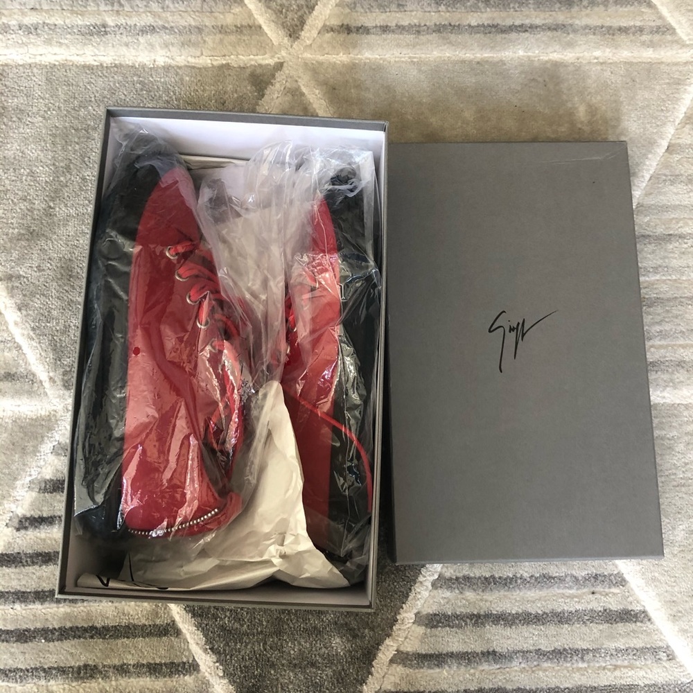 🔥🔥Giuseppe Zanotti🔥🔥 - Picture 7 of 8